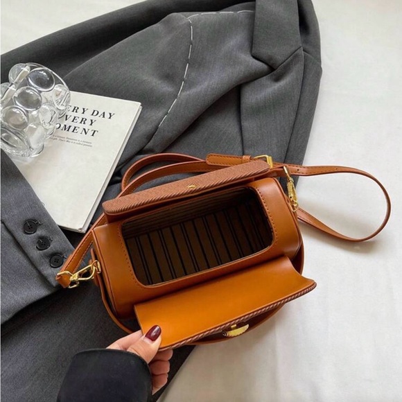 Parfois & More Elegant Crossbody Bags - Picture 10 of 11